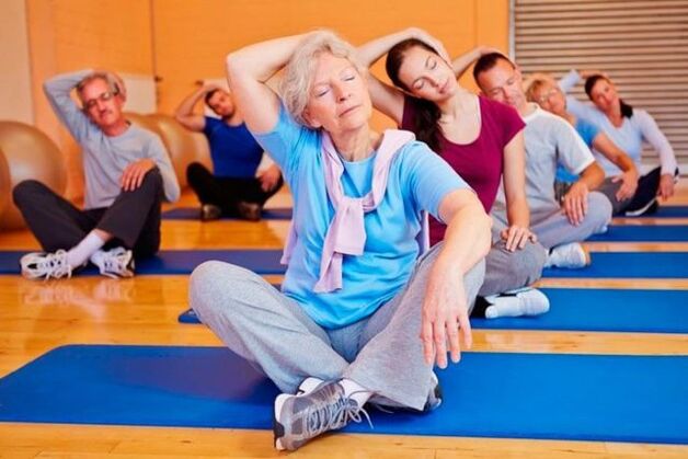 Os exercicios para o tratamento da artrose son seleccionados individualmente por un médico e un especialista en fisioterapia.